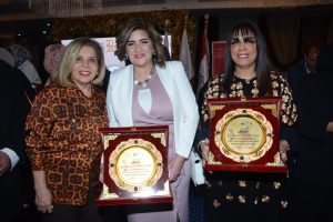 تكريم د.راندا رزق فى الاحتفال بالشخصيات المتميزة فى المجتمع المدنى