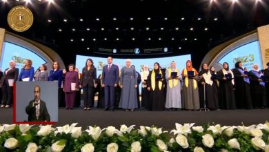 بالأسماء.. منح الأمهات المثاليات وسام الكمال من الدرجة الثانية