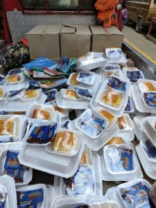 وجبات رمضانية "ساخنة" يقدمها المجلس العربى للمسئولية المجتمعية للأسر الفقيرة