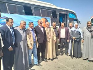 فريق المتطوعين بالمجلس العربى للمسئولية المجتمعية يشارك فى احتفالية "كتف فى كتف"| صور وفيديو