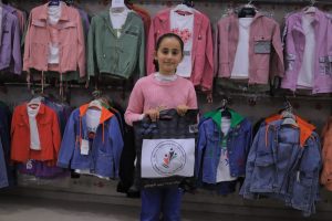 جمعية فلسطين الغد توزع «كسوة العيد» على الأطفال المحتــاجين بقطاع غزة