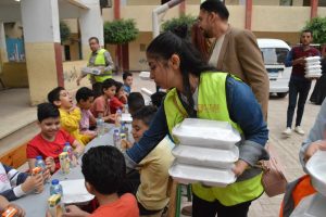 تحت برنامج حياة سبق الخير .. للعام الثامن تنظيم موائد افطار بالشهر الكريم