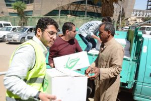 الدكتورة راندا رزق في مقدمة مجموعة من الفنانين خلال زيارة إنسانية لمستشفى 57357 67 الدكتورة راندا رزق في مقدمة مجموعة من الفنانين خلال زيارة إنسانية لمستشفى 57357