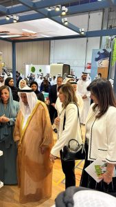 د. سلطان القاسمي يزور جناح مؤسسة فاهم بمهرجان "الشارقة القرائي للطفل 6 د. سلطان القاسمي يزور جناح مؤسسة فاهم بمهرجان "الشارقة القرائي للطفل