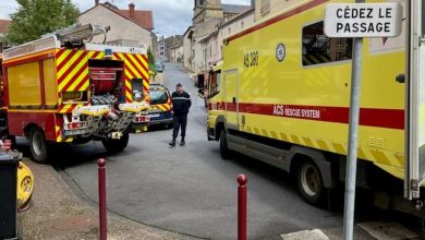 بعد معاناة.. نقل أمريكية تزن 391 كلجم لإجراء عملية جراحية