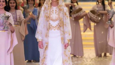 اطلالة خطيبة ولي العهد الأردني بتوقيع أول مصممة سعودية