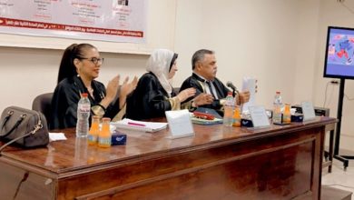 د. راندا رزق تشارك في مناقشة رسالة ماجستير حول إدمان الشباب للإنترنت وأثره على التواصل الأسري