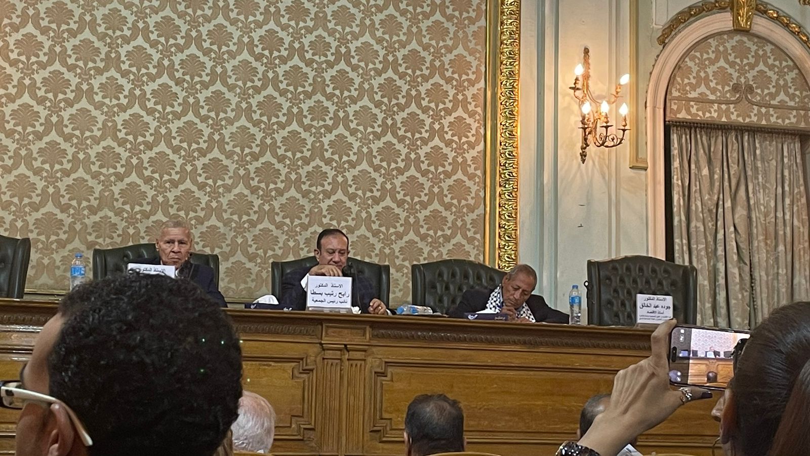 د. راندا رزق تحضر حلقة نقاشية حول جائزة نوبل للاقتصاد