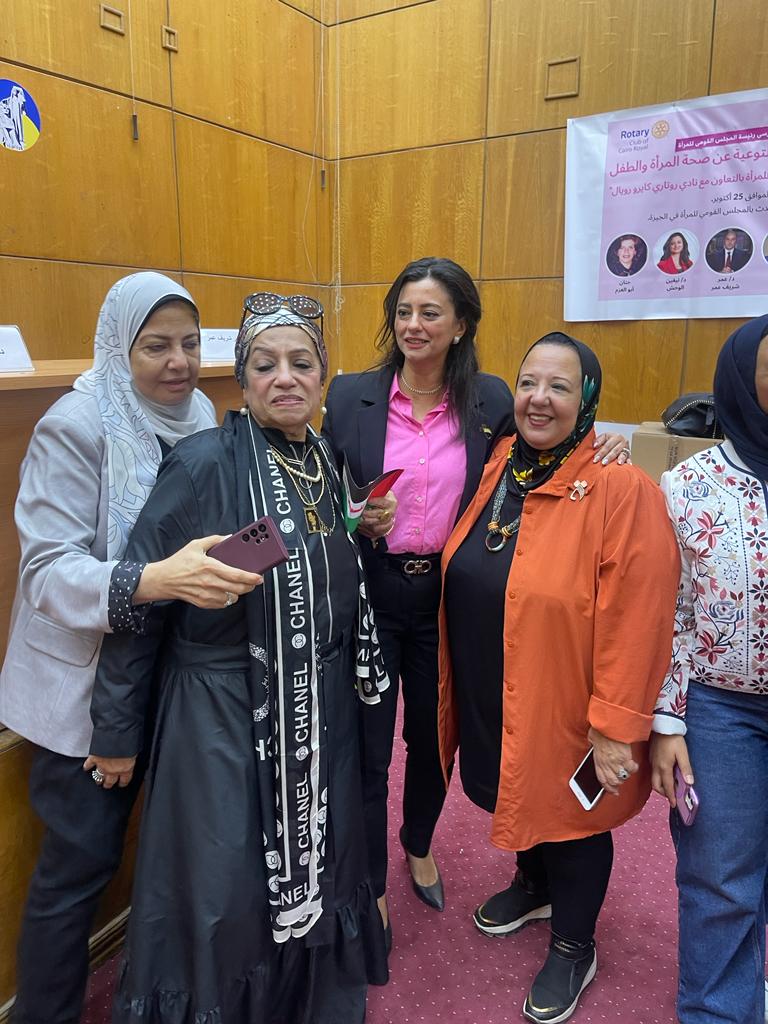 بالصور| "قومي المرأة" ينظم  قافلة توعية طبية بالتعاون مع نادي روتاري كايرو رويال