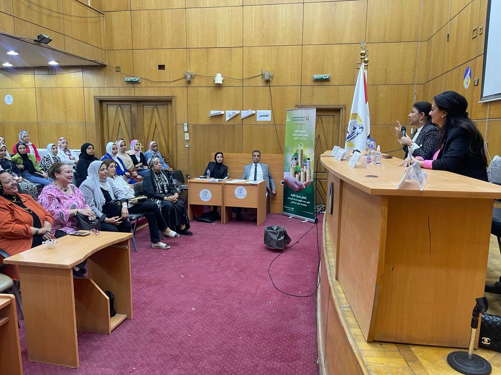 بالصور| "قومي المرأة" ينظم  قافلة توعية طبية بالتعاون مع نادي روتاري كايرو رويال