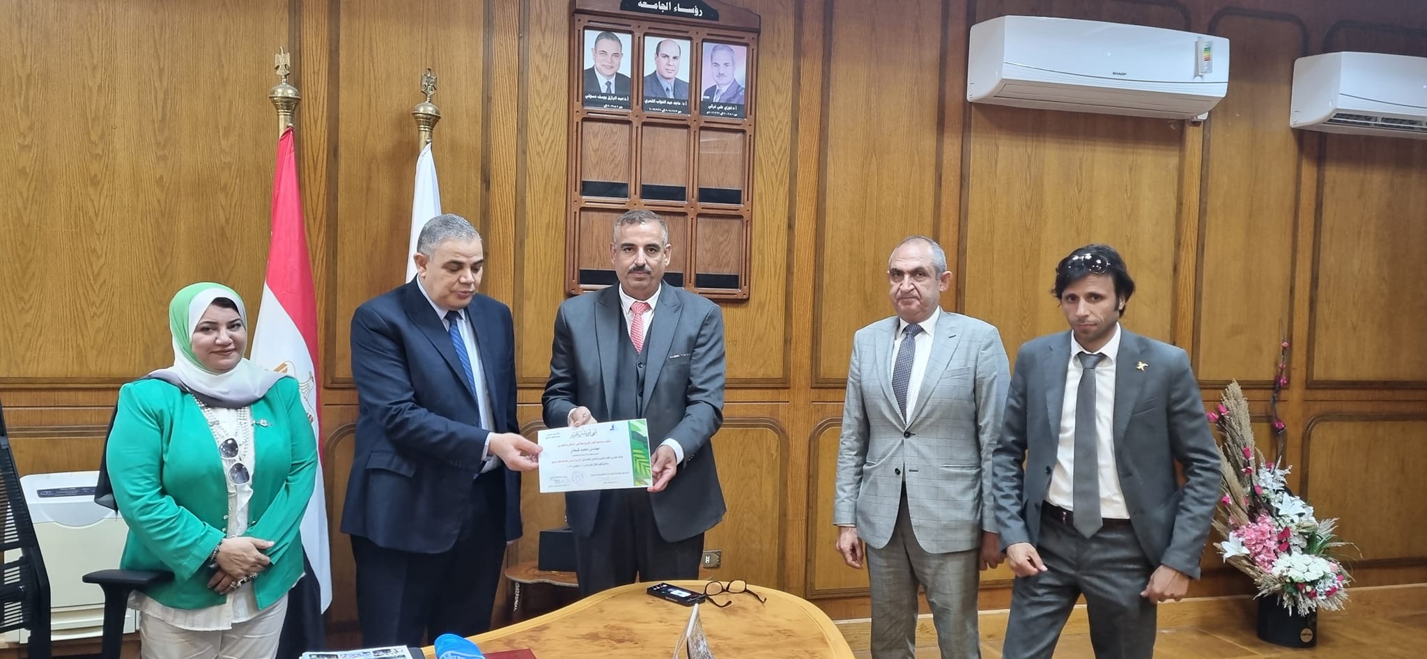 جامعة كفر الشيخ تكرم "مبادرة هنجملها"