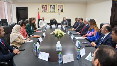 البحرين: وزيرة التنمية المستدامة تجتمع مع رئيس غرفة التجارة والصناعة الفرنسية بالبحرين