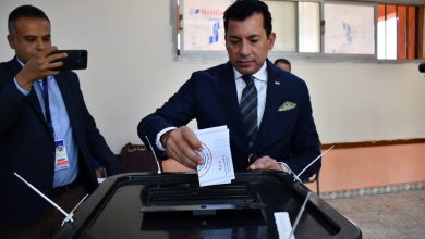 وزير الرياضة بعد تصويته: المشاركة تعكس رغبة المصريين فى استكمال مسيرة التقدم