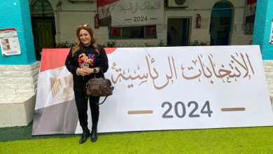 نهال عنبر تصوت فى انتخابات الرئاسة وتدعو المصريين للتمسك بحقهم الدستورى