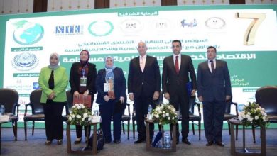 "المنتدى الاستراتيجي" يوصي بالحد من الفجوة الرقمية وتعزيز التوازن البيئي