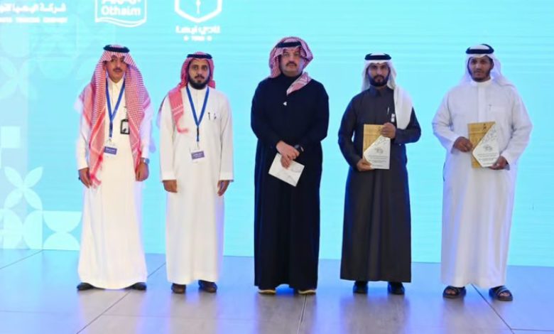 أمير عسير يشهد توقيع ثلاث اتفاقيات شراكة مع فرع "تراحم" بالمنطقة 1 أمير عسير يشهد توقيع ثلاث اتفاقيات شراكة مع فرع "تراحم" بالمنطقة