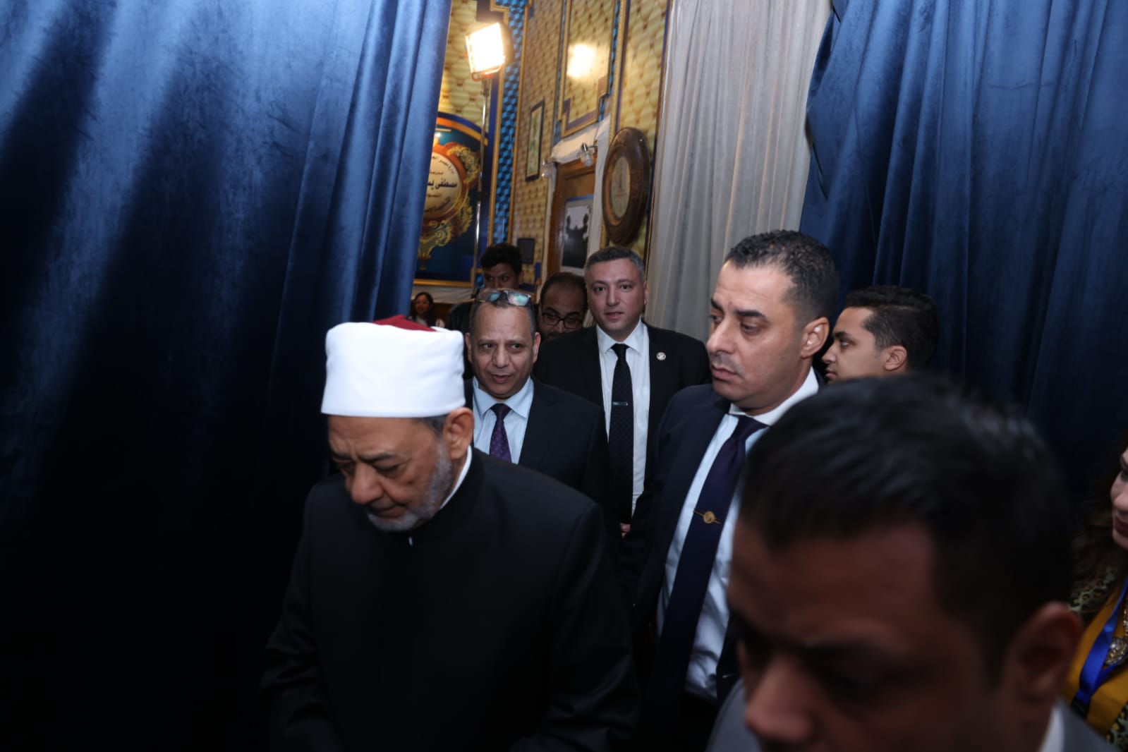 انتخابات الرئاسة 2024| شيخ الأزهر يدلي بصوته في الانتخابات الرئاسية بمصر الجديدة