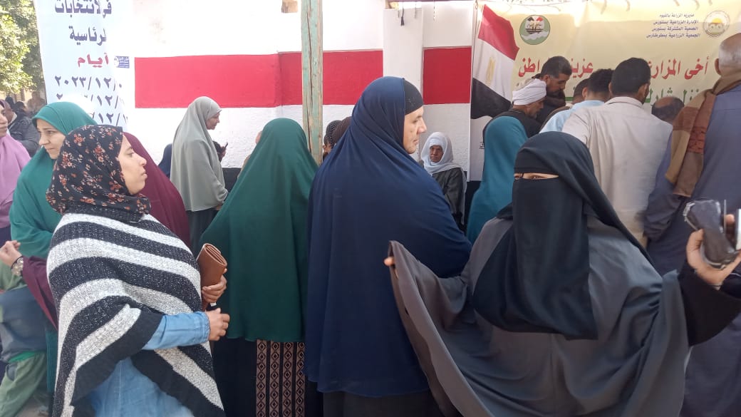 خاص بالصور| إقبال لافت على الاقتراع في اليوم الثالث والأخير من الانتخابات الرئاسية بالفيوم