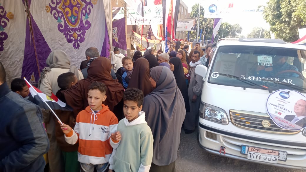 خاص بالصور| إقبال لافت على الاقتراع في اليوم الثالث والأخير من الانتخابات الرئاسية بالفيوم