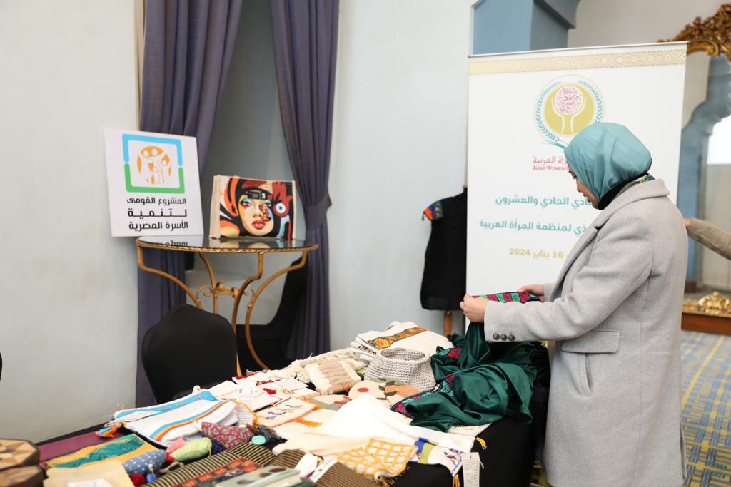 "قومي المرأة" ينظم معرضًا للمنتجات المصنوعة بأيدي سيدات من محافظات مصر المختلفة