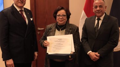 وزير السياحة يكرم عدد من الآثاريين والمرممين ويعلن عن جائزة زاهي حواس لعلم 2023