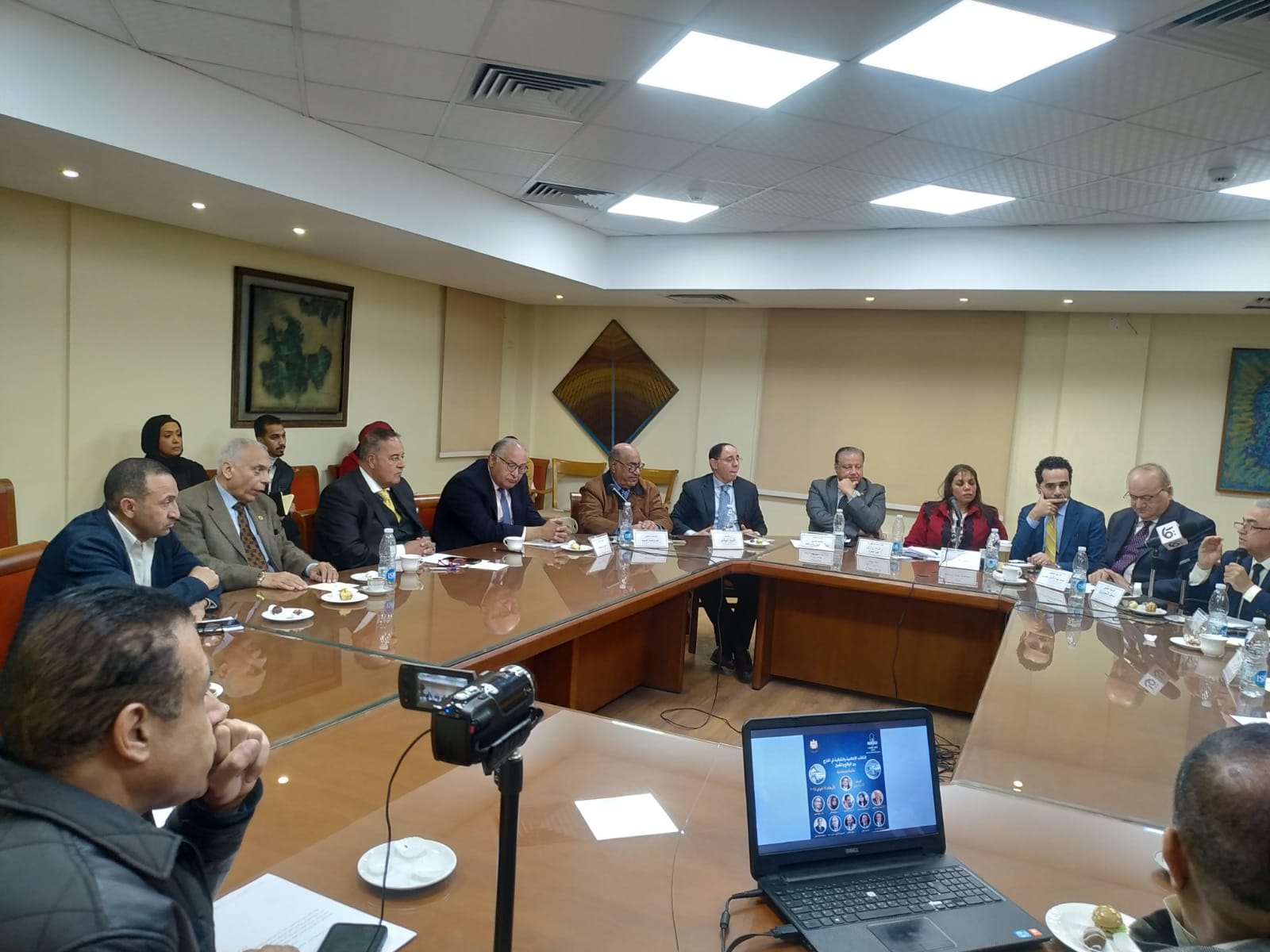 بالصور| د. راندا رزق تدير مائدة مستديرة بعنوان "المكاتب الإعلامية والثقافية فى الخارج بين الواقع والمأمول"