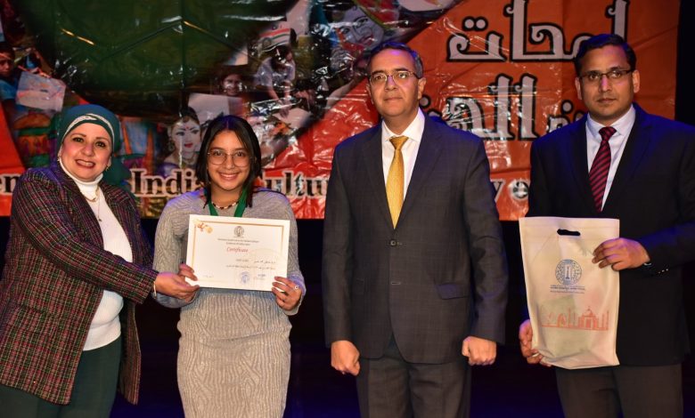 الاحتفال بتوزيع الجوائز على الفائزين بمسابقة الرسم السنوية "لمحات من الهند" 1 الاحتفال بتوزيع الجوائز على الفائزين بمسابقة الرسم السنوية "لمحات من الهند"