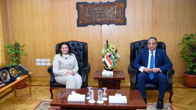 وزيرة الهجرة تصل الفيوم لبدء جولة بالمحافظة في إطار مبادرة «مراكب النجاة»