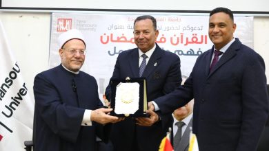 · مفتي الجمهورية الرسول احتفى بمصر في مواضع كثيرة وبشر بأنها محمية من الفتنة محفوظة من الله عزو وجل