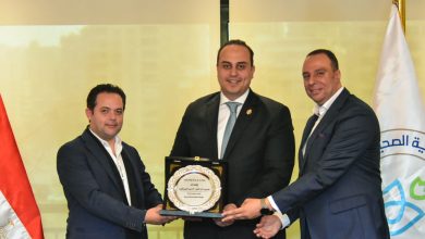 رئيس هيئة الرعاية الصحية يبحث التعاون مع سمينس لتطوير نظام إدارة المباني (BMS) باستخدام التكنولوجيا الذكية كالذكاء الاصطناعي والميتافيرس