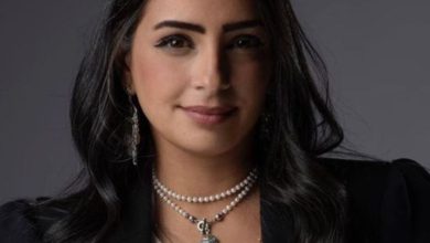 د راندا رزق تهنئ الأستاذة ليلى حسني رئيس مكتب المسؤولية الاجتماعية و التنمية المستدامة ببنك الإسكندرية