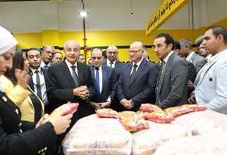 محافظ القاهرة ووزير التموين يفتتحان فرعًا لأحد السلاسل التجارية لبيع السلع الغذائية في الأسمرات