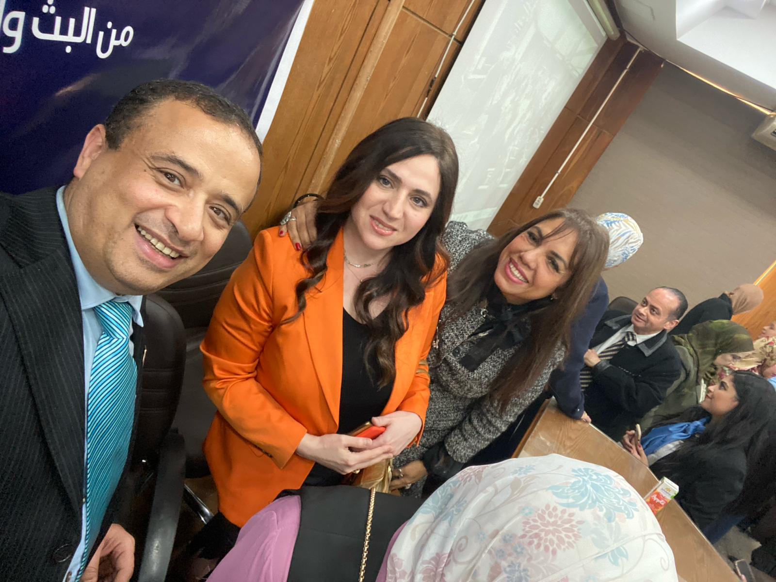 بالصور| د.راندا رزق: تشارك في الملتقى البحثي السنوي الأول لـ"إعلام القاهرة"