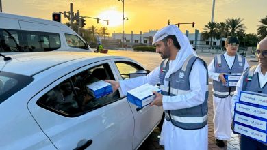 الإمارات: «سواعد الفرضة» في جمارك دبي توزع 30 ألف «وجبة كسر الصيام»