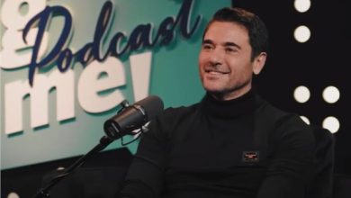 أحمد عز يكشف كواليس دخوله عالم الفن وعقاب والده له