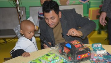 مبادرة فاعل خير توزع الهدايا على محاربي السرطان بالأقصر