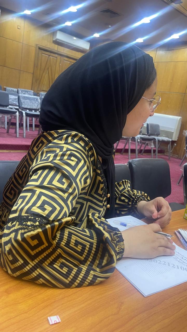 بالصور| القومي للمرأة فرع الجيزة يتسلم أبحاث طالبات الفرقة الثالثة بكلية الخدمة الاجتماعية بجامعة حلوان