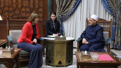 شيخ الأزهر: المجتمع الدولي أصابه "الانفصام العالمي" يمد يده بالمساعدات الإنسانية لغزة واليد الأخرى ممدودة بالسلاح للكيان الصهيوني