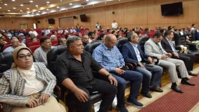 محافظ بورسعيد يلتقي الأخوة المسيحيين العاملين بالديوان العام والأحياء لتقديم التهنئة بمناسبة عيد القيامة المجيد