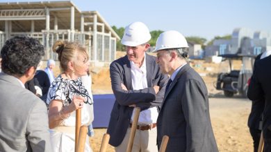 الجامعة الأمريكية بالقاهرة تضع حجر أساس مشروع "الحرم الجامعي 2026"