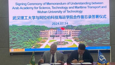 رئيس الأكاديمية العربية للعلوم والتكنولوجيا والنقل البحري. يوقع لاتفاقية مع جامعة وهان للتكنولوجيا 