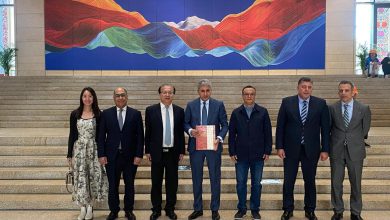 وزير السياحة والآثار يزور متحف الصين الوطني للفنون والحرف ببكين...ويلتقي بمدير المتحف