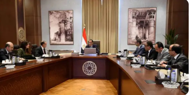 رئيس الوزراء يناقش تنظيم مؤتمر استثماري «مصري – بريطاني» 1 رئيس الوزراء يناقش تنظيم مؤتمر استثماري «مصري – بريطاني»