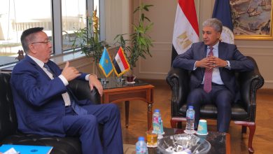 وزير السياحة والآثار يلتقي سفير كازاخستان بالقاهرة لبحث تعزيز العلاقات بين البلدين