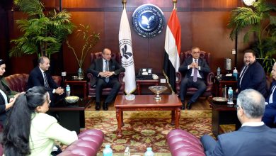 باستثمارات مبدئية 1.6 مليار دولار.. وطاقة إنتاجية مبدأية 100 ألف طن سنوياً الهيئة العامة للاستثمار والمناطق الحرة وشركة هينفرا البولندية تبحثان إنشاء مشروع لإنتاج الأمونيا الخضراء