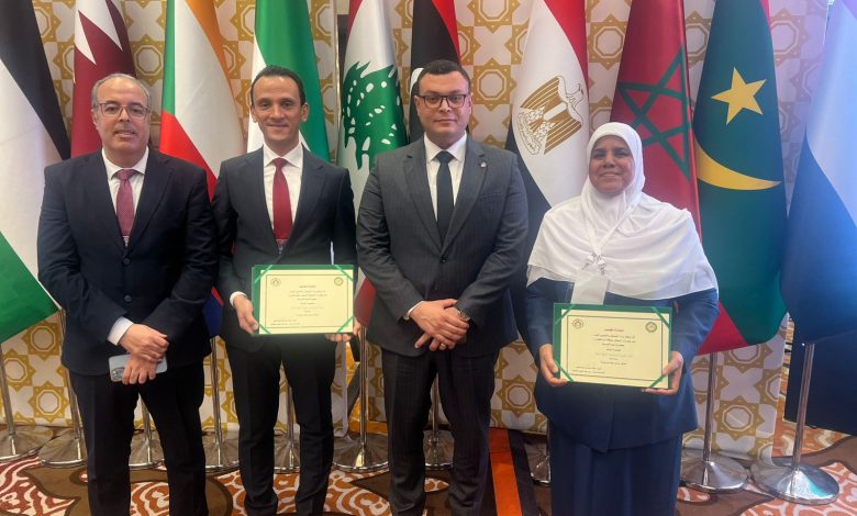 وزير الإسكان يتسلم جائزة فوز مصر عن مشروع "روضة السيدة" كأفضل المشروعات السكنية المُنَفذَة 1 وزير الإسكان يتسلم جائزة فوز مصر عن مشروع "روضة السيدة" كأفضل المشروعات السكنية المُنَفذَة