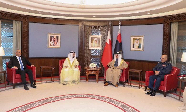 "اليماحي": التجربة البحرينية في مجال العقوبات البديلة والسجون المفتوحة تجربة رائدة ويُحتذى بها، ونؤكد على أهمية تعزيز العمل الأمني العربي المشترك 1 "اليماحي": التجربة البحرينية في مجال العقوبات البديلة والسجون المفتوحة تجربة رائدة ويُحتذى بها، ونؤكد على أهمية تعزيز العمل الأمني العربي المشترك