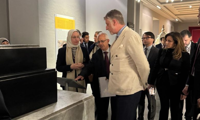 وزير الثقافة بدولة إيطاليا يزور المتحف اليوناني الروماني بالإسكندرية 1 وزير الثقافة بدولة إيطاليا يزور المتحف اليوناني الروماني بالإسكندرية