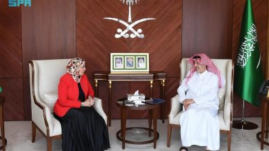 السفير الحصيني يستقبل الأمين العام لصندوق تطوير التعليم بمصر