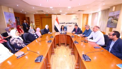 وزيرة التضامن الاجتماعي تلتقي أعضاء البعثة الإشرافية لحج الجمعيات الأهلية بالوزارة